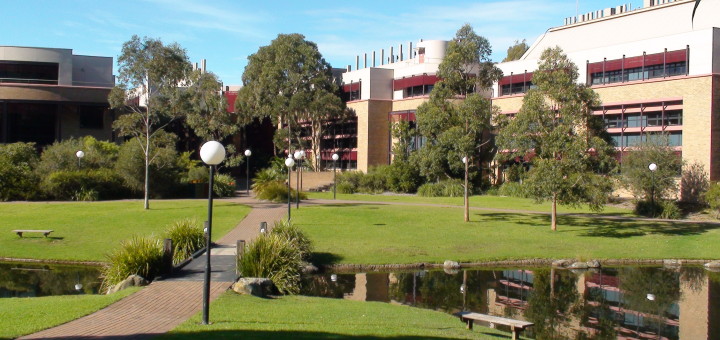 Uni_of_Wollongong_Science_buildings