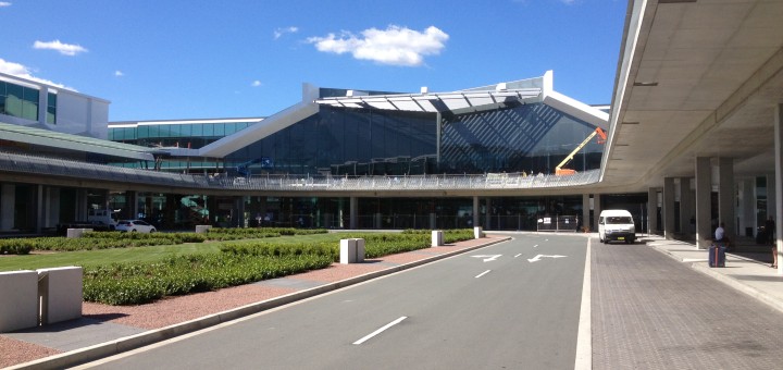 Canberra_Airport_terminal_(5)